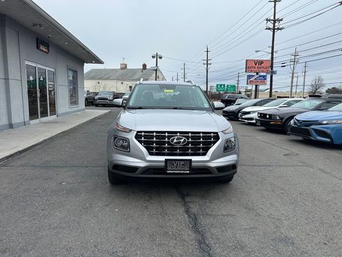 Used 2023 Hyundai Venue SEL w/ Cargo Package image 2