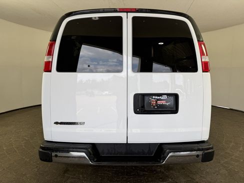 Used 2024 Chevrolet Express 3500 LT w/ LT Preferred Equipment Group RWD image 6