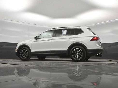 Used 2021 Volkswagen Tiguan SE w/ Panoramic Sunroof Package AWD/4WD image 33