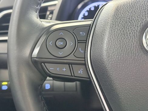 Used 2018 Toyota Camry SE w/ Moonroof Package FWD image 41