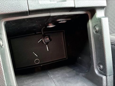 Used 2018 Jeep Wrangler Unlimited Sport w/ Connectivity Group image 32