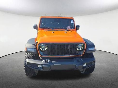 Used 2025 Jeep Wrangler Unlimited Sport AWD/4WD image 2