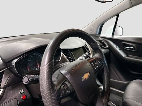 Used 2019 Chevrolet Trax LT AWD/4WD image 11