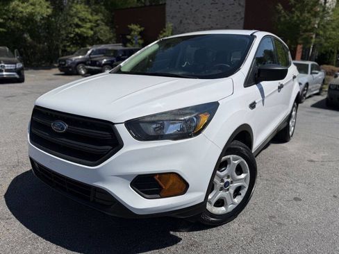 Used 2018 Ford Escape S image 2