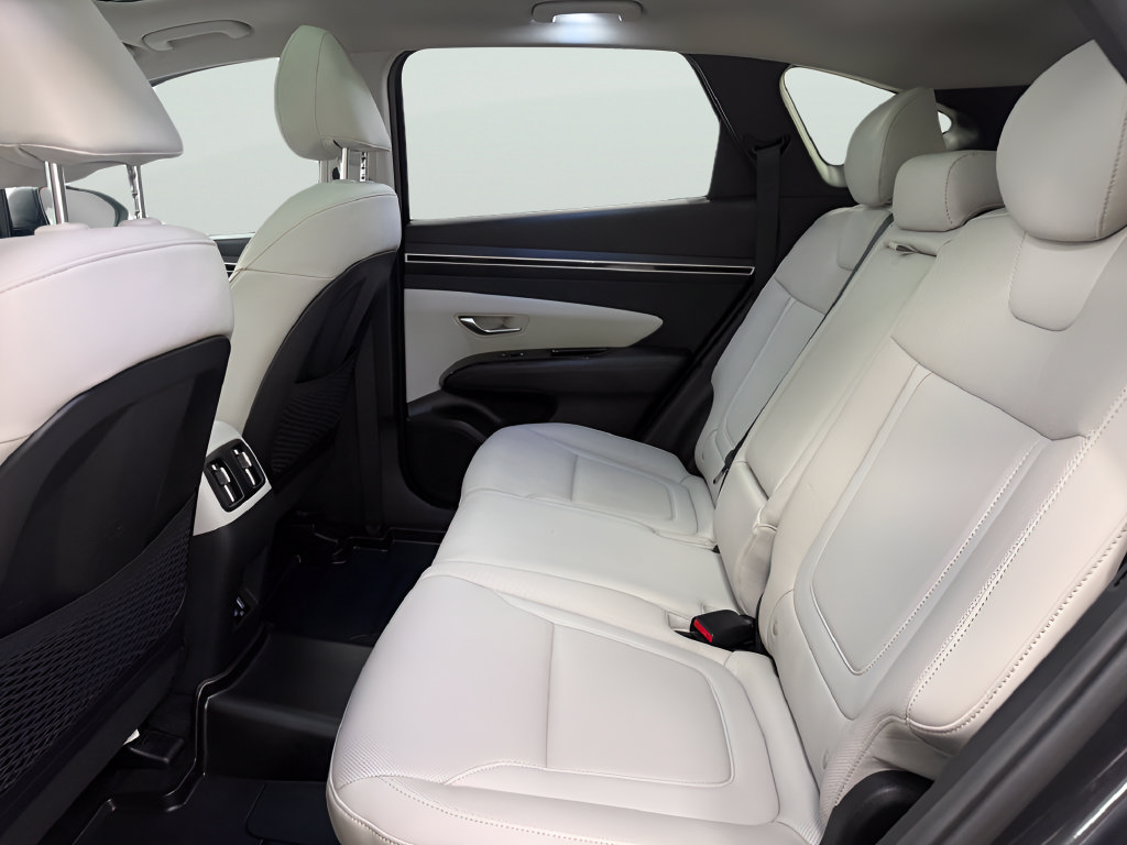 Used 2024 Hyundai Tucson Limited FWD image 12