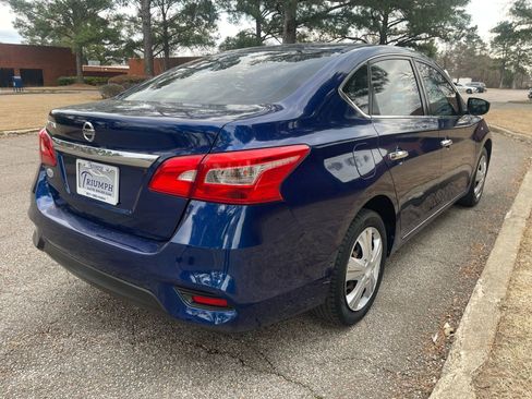 Used 2018 Nissan Sentra S image 5