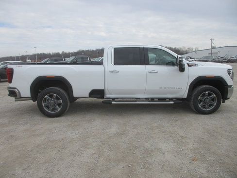 New 2026 GMC Sierra 3500 SLT w/ SLT Premium Package AWD/4WD image 3