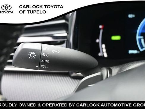 Used 2025 Toyota Camry SE FWD image 23