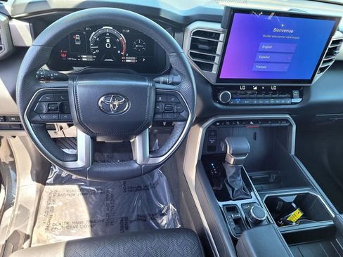 Used 2025 Toyota Tundra Limited AWD/4WD image 9