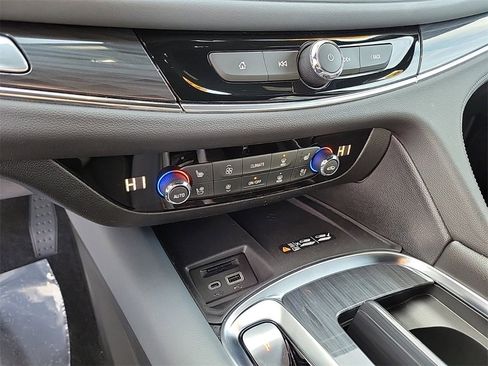 Used 2024 Buick Enclave Premium image 28