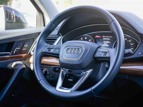 Certified 2023 Audi Q5 Premium w/ Convenience Package image 15