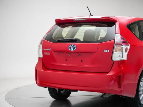 Used 2016 Toyota Prius V Two FWD image 16