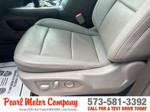 Used 2025 GMC Sierra 1500 SLT w/ SLT Premium Package AWD/4WD image 11