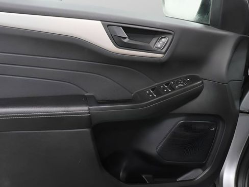 Used 2022 Ford Escape SE image 21