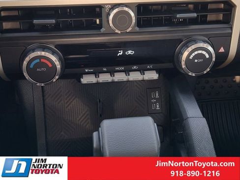 Used 2025 Toyota Tacoma TRD Off-Road image 20