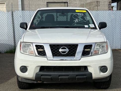 Used 2019 Nissan Frontier SV image 6