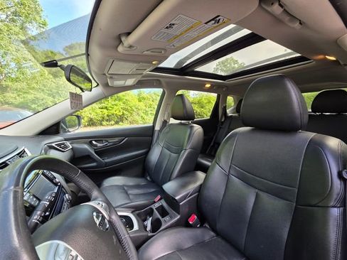 Used 2015 Nissan Rogue SL w/ SL Premium Package image 14