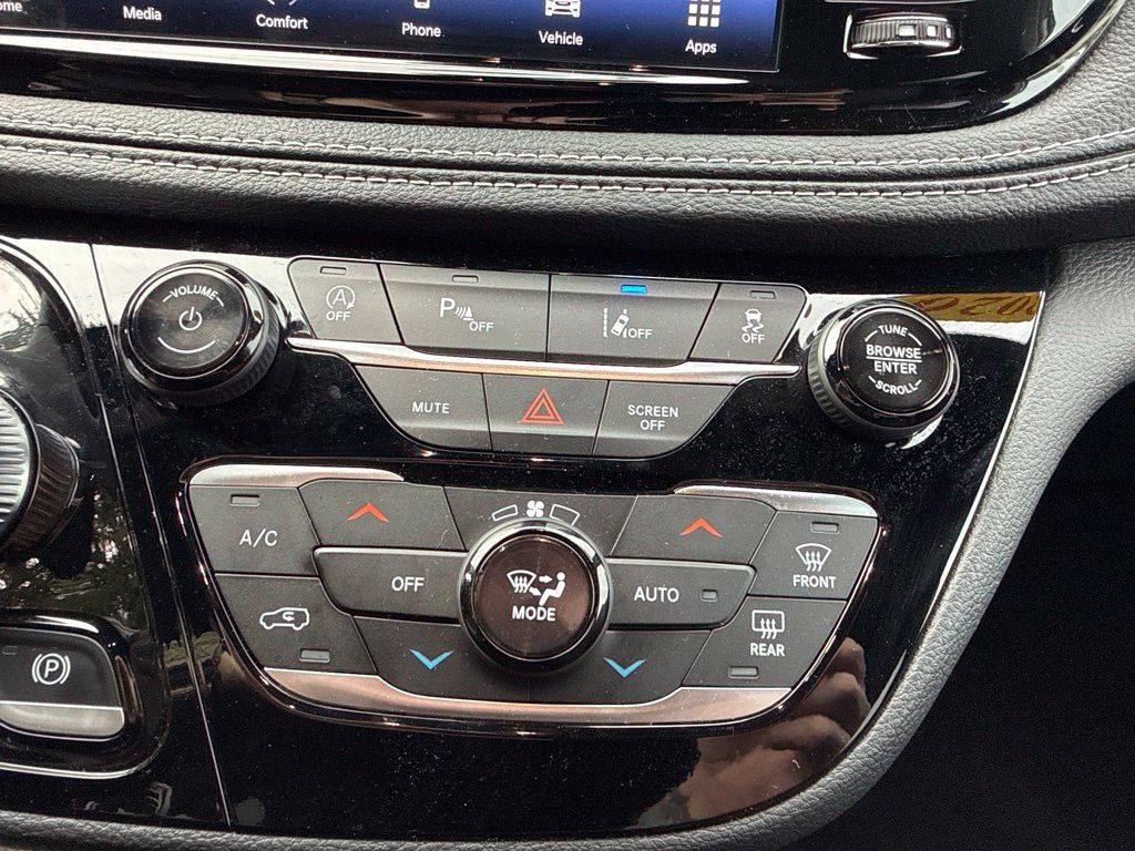 New 2026 Chrysler Pacifica Select AWD/4WD image 34