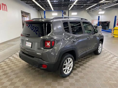 Used 2019 Jeep Renegade Latitude w/ Cold Weather Group AWD/4WD image 8