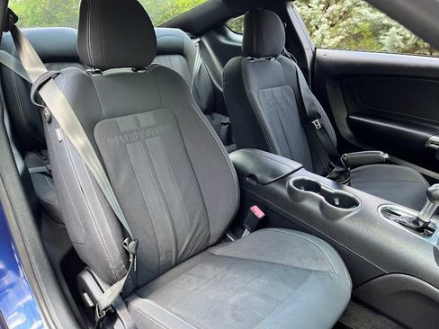 Used 2019 Ford Mustang Coupe RWD image 35