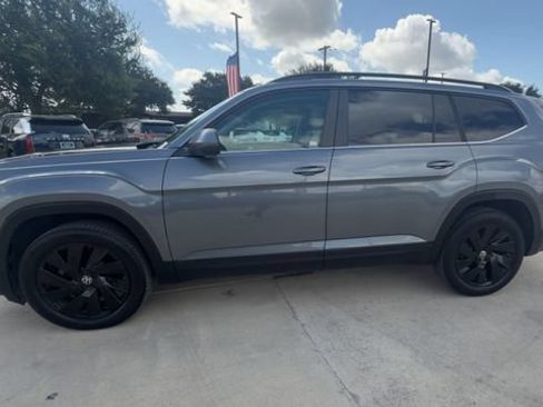Used 2025 Volkswagen Atlas SE FWD image 5