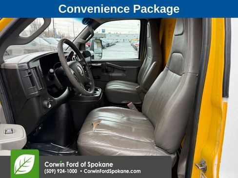 Used 2017 GMC Savana 3500 Extended image 2