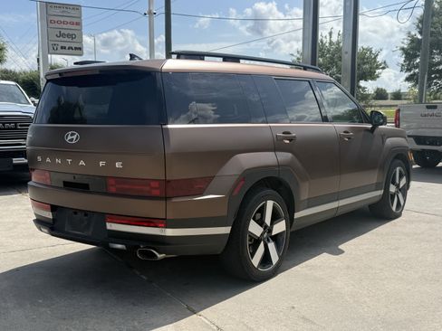 Used 2024 Hyundai Santa Fe Limited FWD image 5
