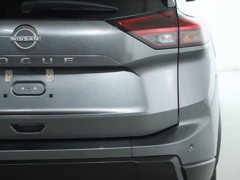Used 2024 Nissan Rogue S image 44