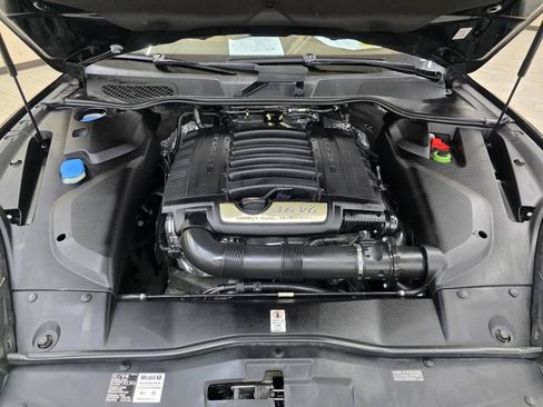 Used 2016 Porsche Cayenne AWD/4WD image 46