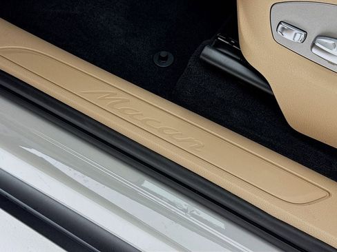 New 2026 Porsche Macan image 13