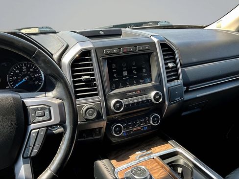 Used 2018 Ford Expedition Platinum AWD/4WD image 9
