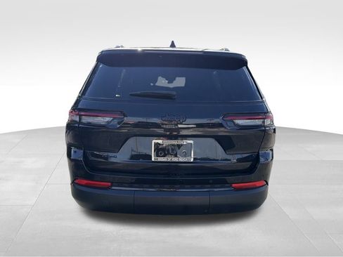Used 2023 Jeep Grand Cherokee L Laredo image 7