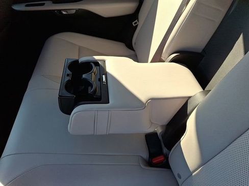 Used 2023 Lexus RX 350 Premium image 13