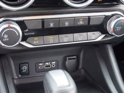 Used 2025 Nissan Sentra SV FWD image 25