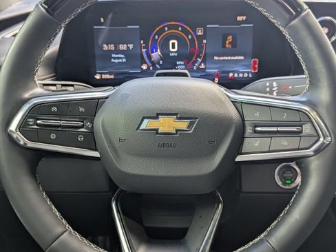 Used 2025 Chevrolet Traverse High Country FWD image 18