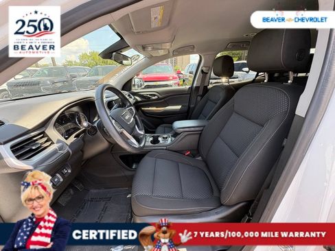 Used 2022 GMC Acadia SLE w/ Driver Convenience Package FWD image 13