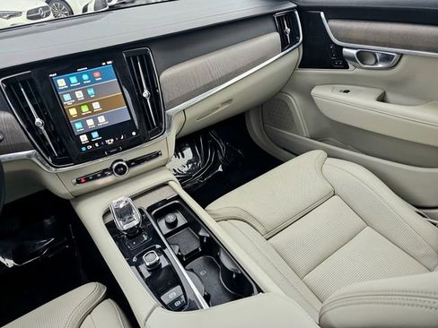 Used 2023 Volvo V90 B6 Cross Country Ultimate image 34