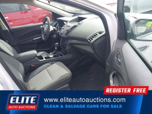 Used 2017 Ford Escape SE FWD image 10