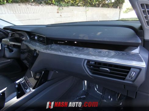 Used 2021 Audi e-tron Premium w/ Convenience Plus Package AWD/4WD image 31