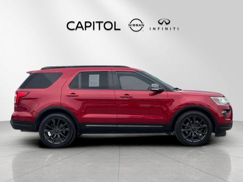 Used 2018 Ford Explorer XLT w/ Equipment Group 202A image 6