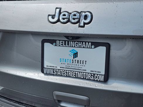 Used 2015 Jeep Grand Cherokee Limited AWD/4WD image 13