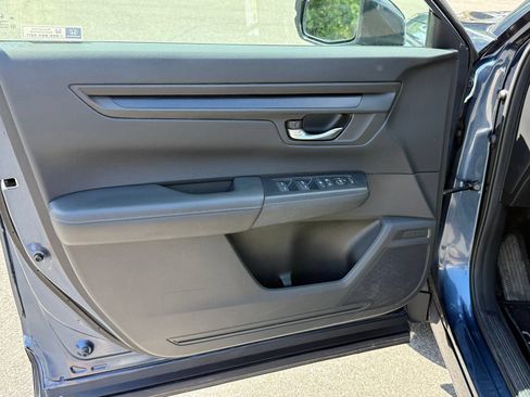 Used 2024 Honda CR-V LX image 12