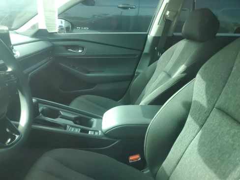 Used 2023 Honda Accord EX image 9
