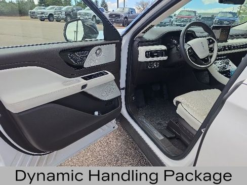 Used 2024 Lincoln Aviator Black Label w/ Dynamic Handling Package AWD/4WD image 5