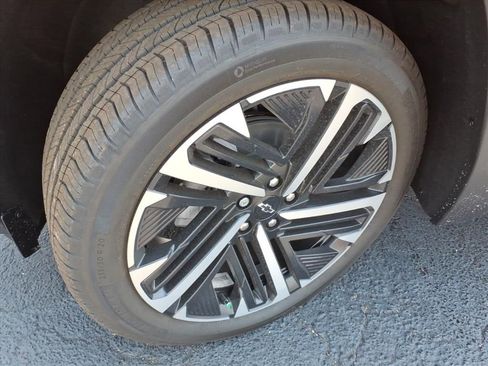 New 2026 Chevrolet Equinox RS w/ Convenience Package III FWD image 16