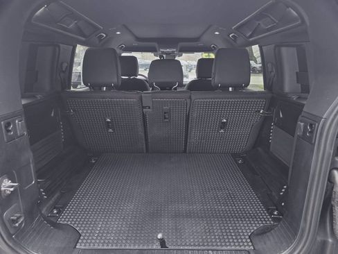 Used 2025 Land Rover Defender 110 S image 5