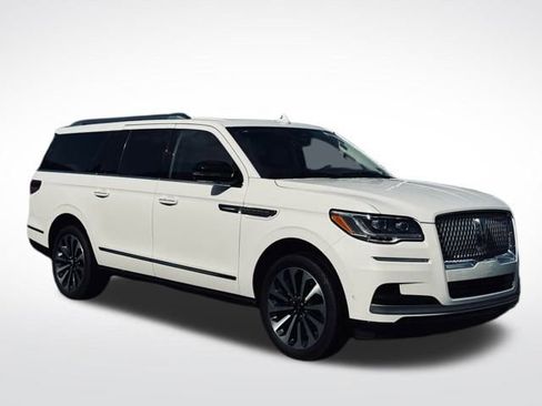 Used 2024 Lincoln Navigator L Reserve image 4