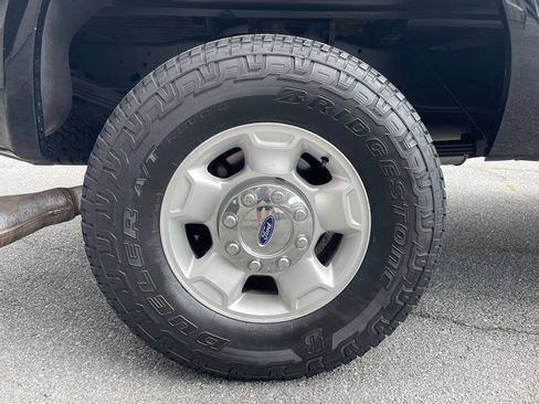 Used 2010 Ford F250 XL AWD/4WD image 13