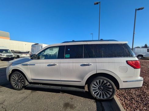 Used 2018 Lincoln Navigator Reserve w/ Technology Package image 8