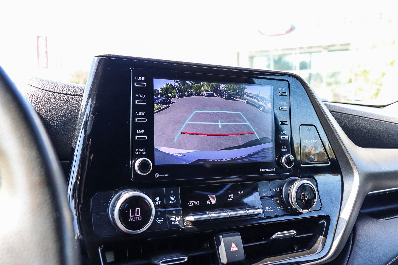 Certified 2021 Toyota Highlander L FWD image 29
